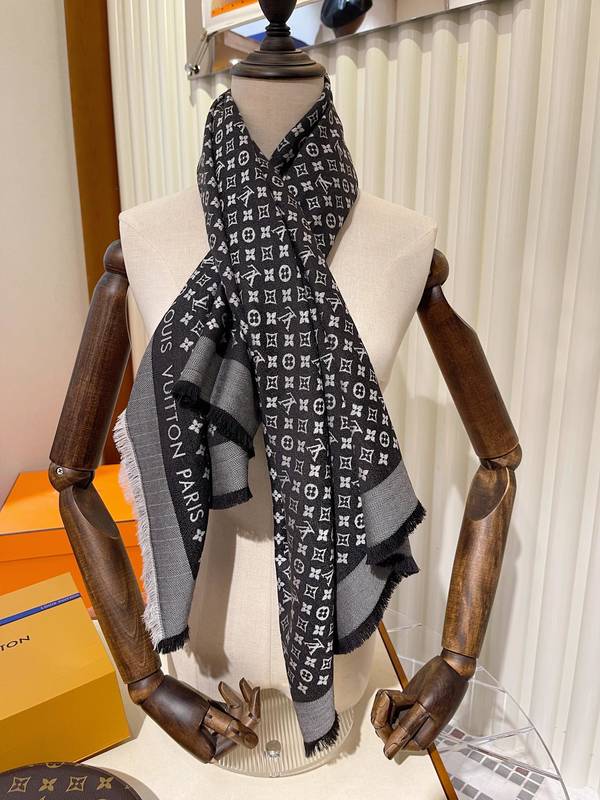 Louis Vuitton Scarf LVC00543